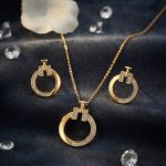 Woman Elegant Stylish Gold Jewelry Set
