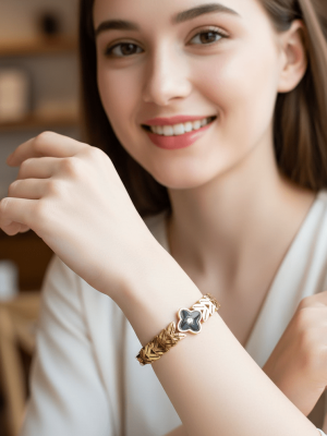Black Petal Leaf Bangle - Zambeel