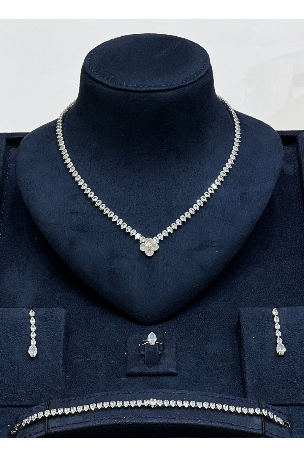 clover-crystal-pendant-jewelry-set-7368345 Clover Crystal Pendant Jewelry Set - Zambeel