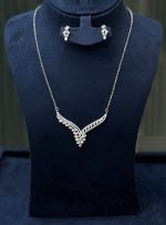 Leaf V - Shape Jewelry Set - Zambeel