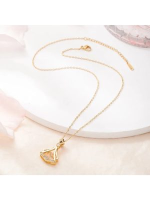 Rhinestone Decor Pendant Necklace - Zambeel