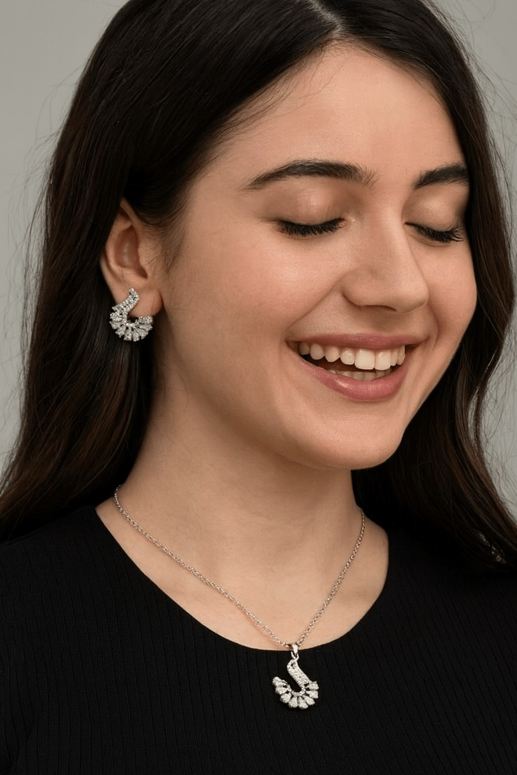swan-curve-necklace-set-3888526 Swan Curve Necklace Set - Zambeel
