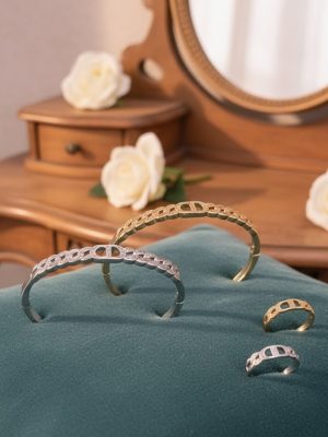 Luxury Classic Textured Bangle & Ring Set